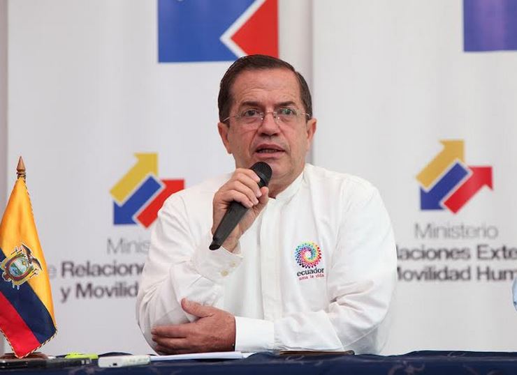 El canciller Ricardo Patiño informó sobre su visita de cancilleres de Unasur a Venezuela