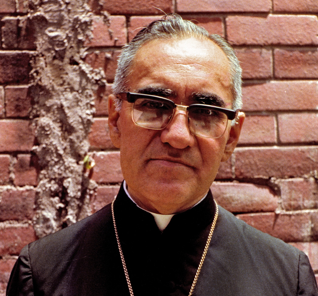 El papa Francisco decretó que el arzobispo de San Salvador, Óscar Arnulfo Romero, fue asesinado por odio a la fe y aprobó una declaración de martirologio que allana el camino a la beatificación.