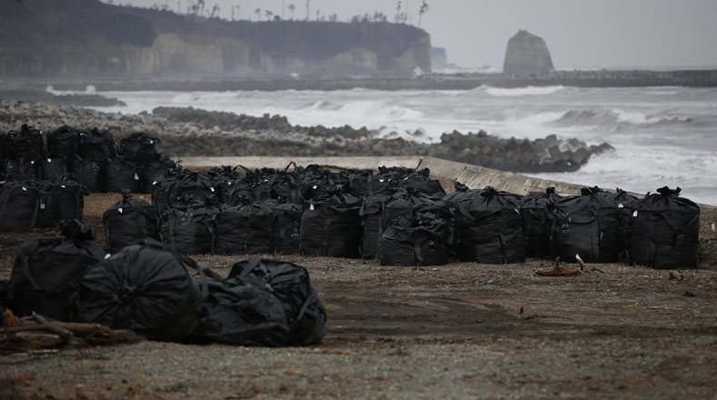 El Gobierno ha planteado volcar 30 millones de toneladas de residuos radiactivos en un complejo cerca de Okuma.