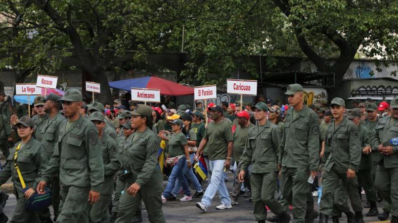 En la marcha participó el pueblo y miembros de la Fuerza Armada Nacional Bolivariana.