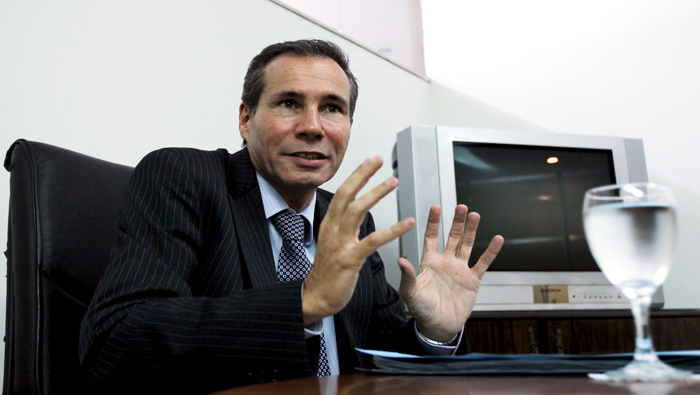 Autoridades argentinas han denunciado que la muerte del fiscal Alberto Nisman no fue un suicidio, sino una operación contra el Gobierno.