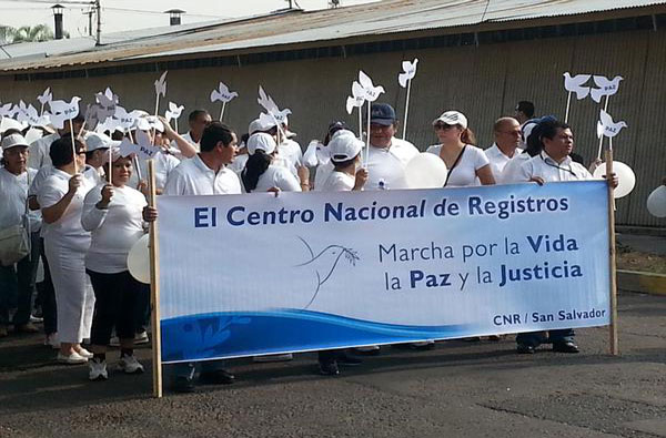 Colegio Nacional de Registro marcha este día por la Vida, la Paz y la Justicia en El Salvador