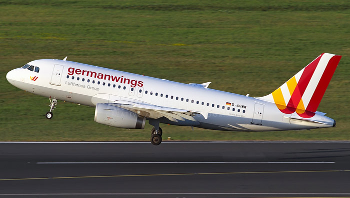 La compañía Germanwings recibió una llamada de alerta de la Policía alemana, por lo cual la tripulación del vuelo 4u826, suspendió el procedimiento de despegue.