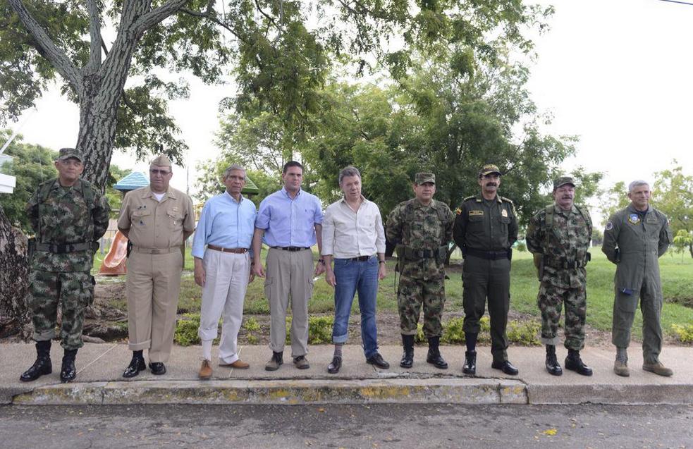 El presidente Juan Manuel Santos invitó a los colombianos a remangarse el pantalón.