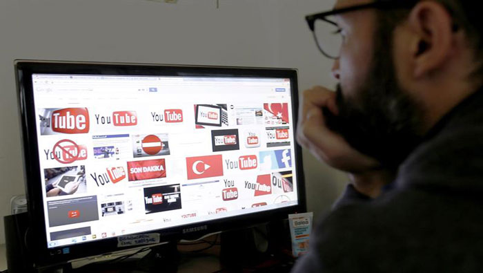 Turquía impide difusión en redes sociales de fotos del fiscal secuestrado en Estambul.
