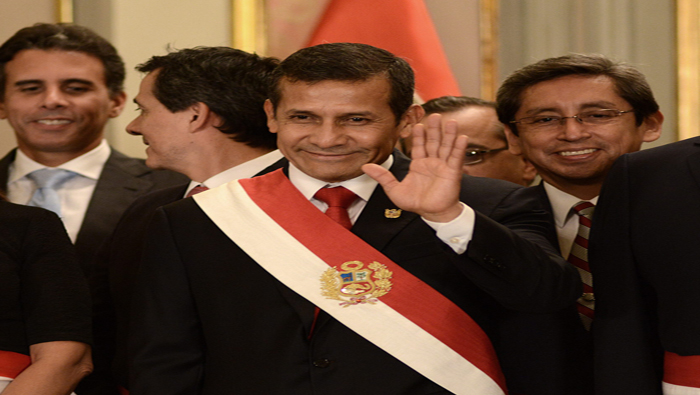 Baja la popularidad del Presidente Humala tras ajuste de su gabinete.