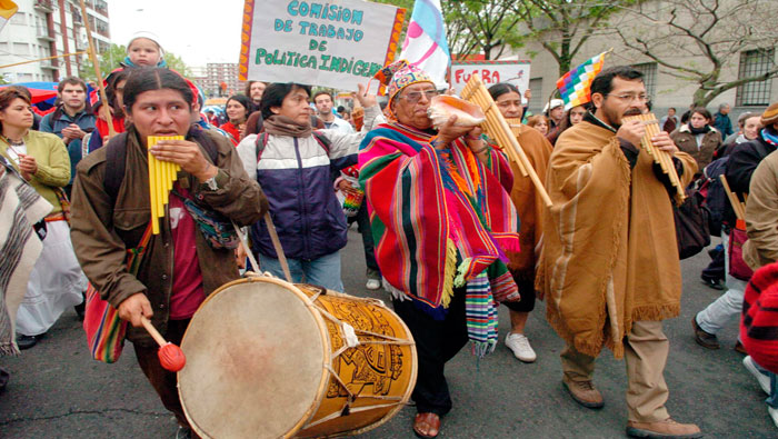 En la Cumbre de los Pueblos de 2005, los movimientos sociales marcharon en Mar de Plata contra la injerencia de EE.UU. en América Latina.