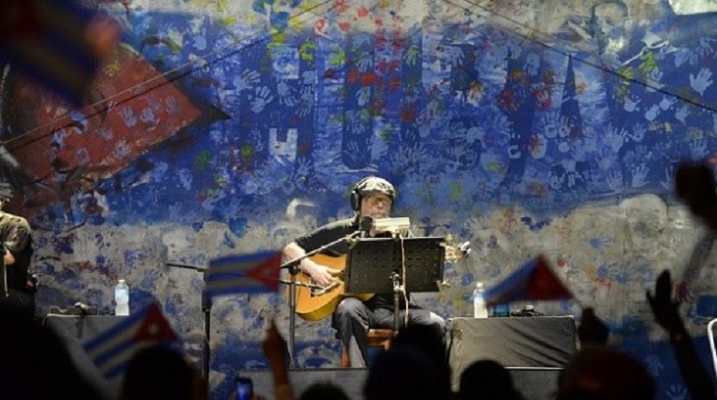 La Universidad de Panamá fue el escenario donde el cantautor cubano ofreció un concierto gratuito.