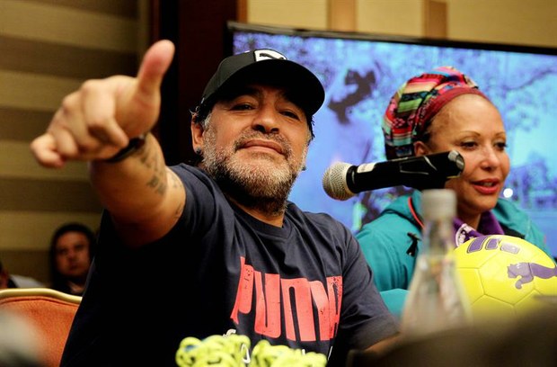 El astro argentino Diego Maradona aseguró que que el mundo quiere la paz para Colombia.