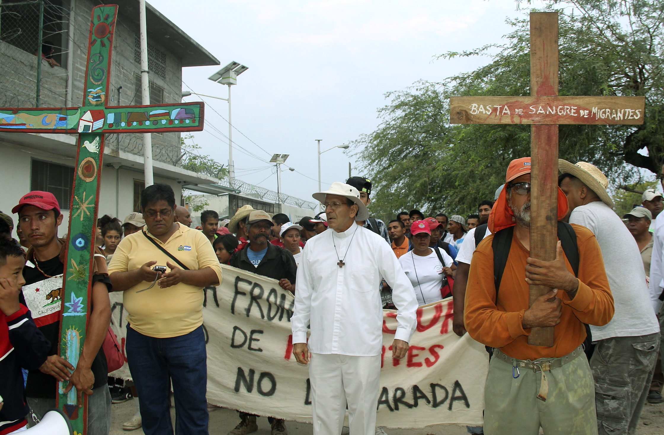 La comisión partió el pasado jueves desde Ixtepec, Oaxaca a bordo de autobuses que fueron facilitados por la CNTE.