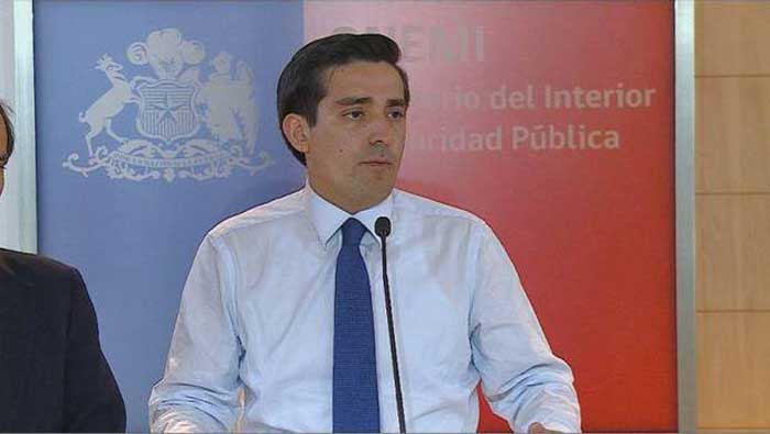 El ministro de Interior, Rodrigo Peñailillo, actualizó las informaciones sobre la situación al sur de Chile