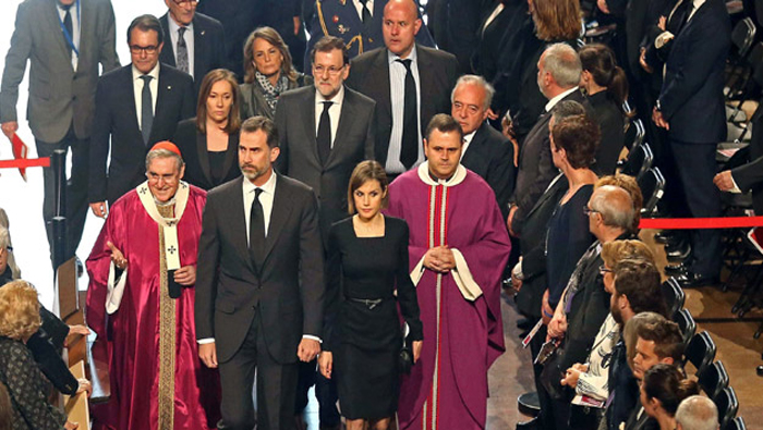 Lo reyes de España asistieron a la ceremonia católica