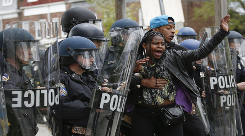 Las mujeres afrodescendientes fueron víctimas de abuso policial durante las protestas.