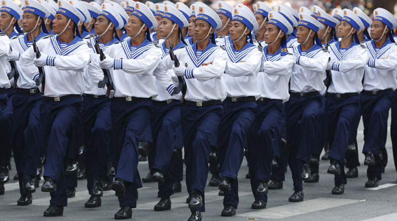 Soldados de la Marina durante el desfile militar.
