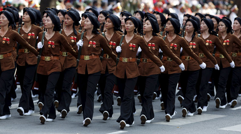 Desfile del  40º aniversario de la victoria de Vietnam sobre EE.UU.