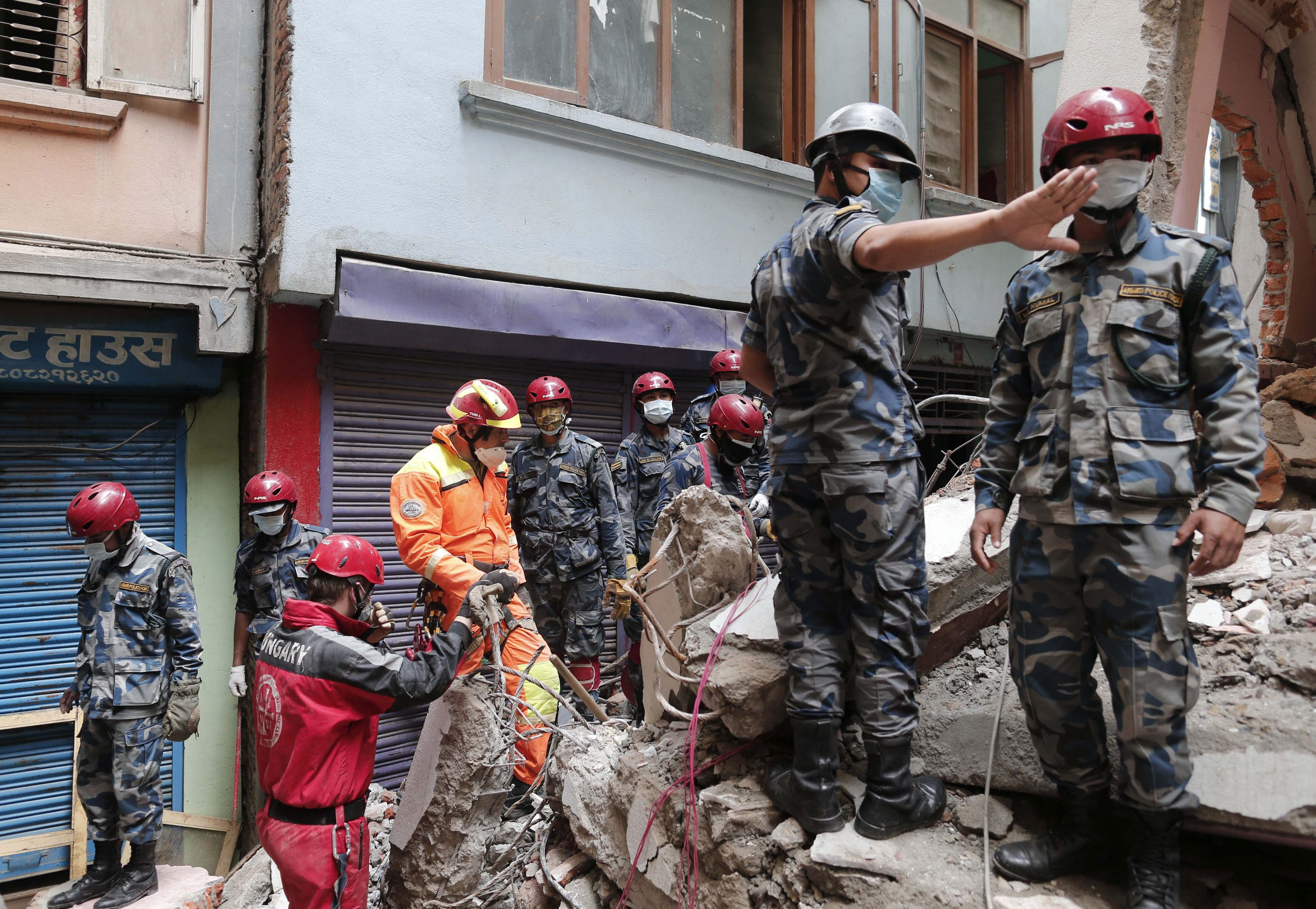 Tras pasar una semana del terremoto, las autoridades no creen encontrar más sobrevivientes bajo los escombros.