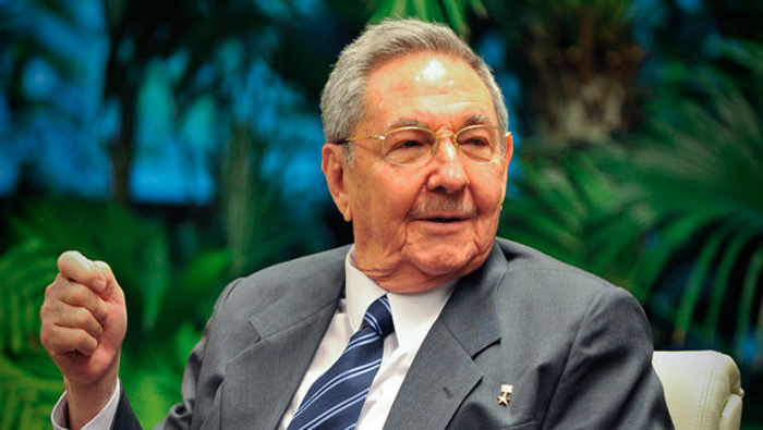 El presidente cubano debatió con Medvédev proyectos de cooperación.