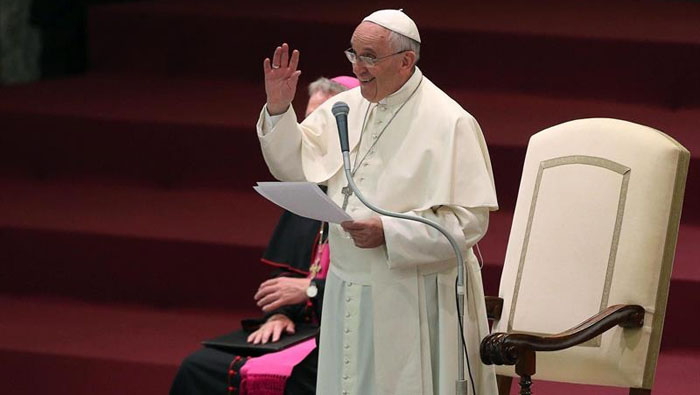 El papa Francisco instó a los deportistas a dar un buen testimonio de los valores humanos.