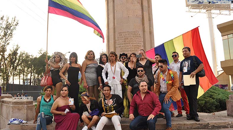 Por quinto año consecutivo se realizó la marcha de orgullo gay Irapuato (México), para conmemorar el Día Internacional contra la Homofobia.
