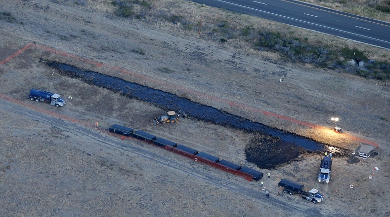 El oleoducto dañado pertenece a la compañía Plains All American Pipeline.