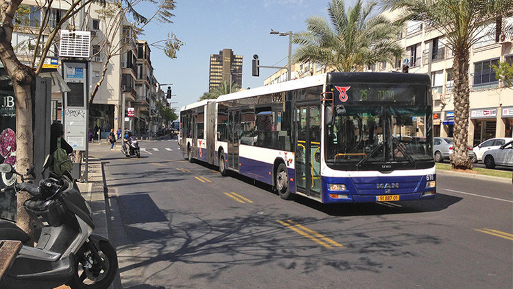 La radio pública israelí informó que Netanyahu no estaba al corriente de que la medida de separación en los autobuses debía entrar en vigor este miércoles.