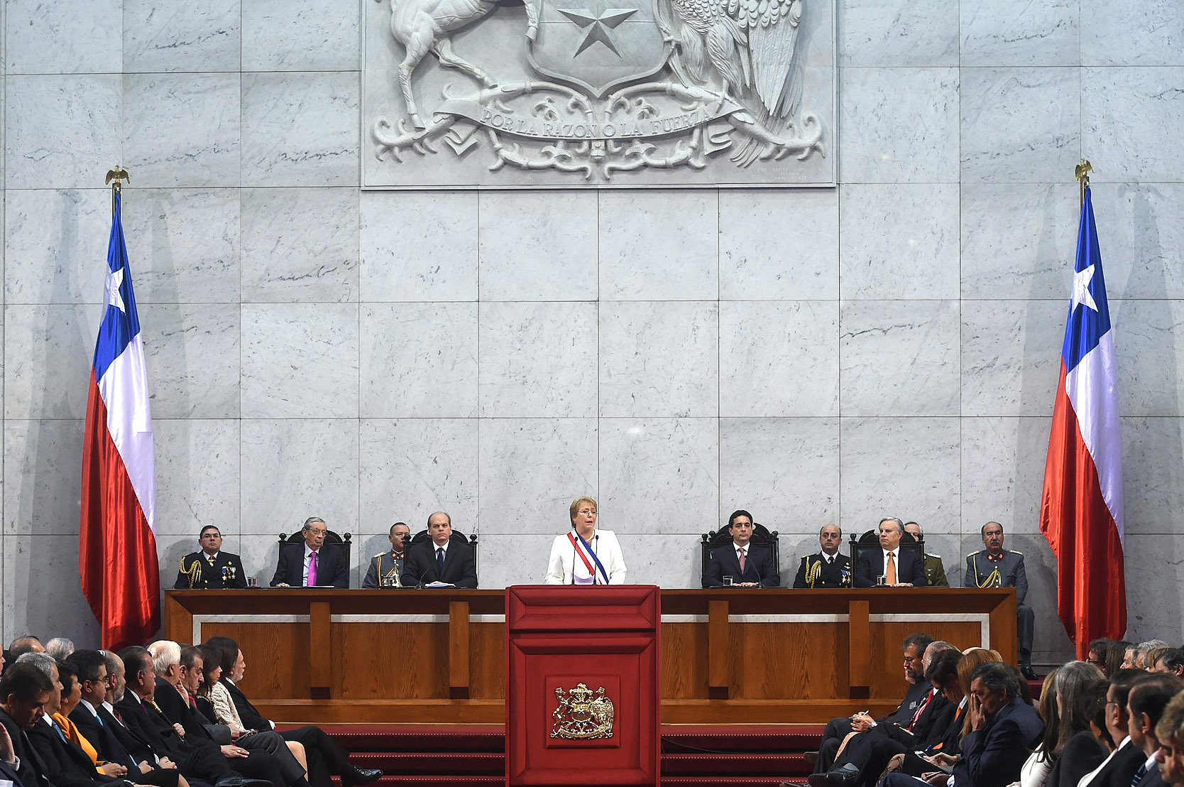 Michelle Bachelet pronunciando un discurso durante la Sesión del Congreso Pleno con motivo de la segunda Cuenta Pública de su gestión
