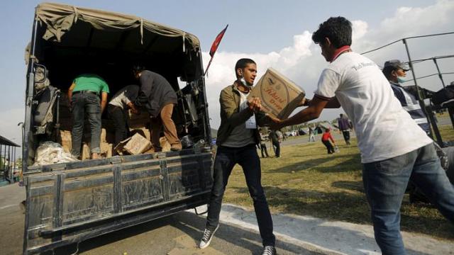Nepal aún espera llegada de ayuda humanitaria prometida.
