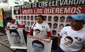 Caravana por los 43 de Ayotzinapa exige justicia en recorrido por Suramérica