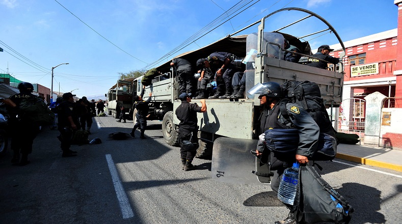 La huelga se cumplió pese a la militarización en la zona sur de Perú.