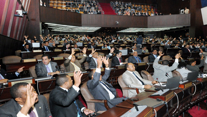 148 diputados votaron a favor y 38 en contra de la reforma constitucional.