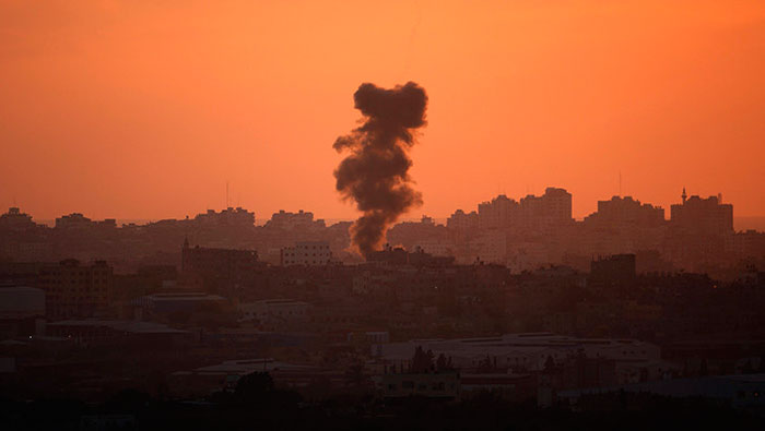 Tres explosiones sacudieron la ciudad de Gaza