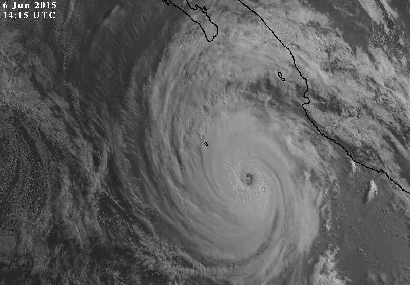 El fenómeno se convirtió hoy en huracán categoría 1 en la escala Saffir-Simpson.