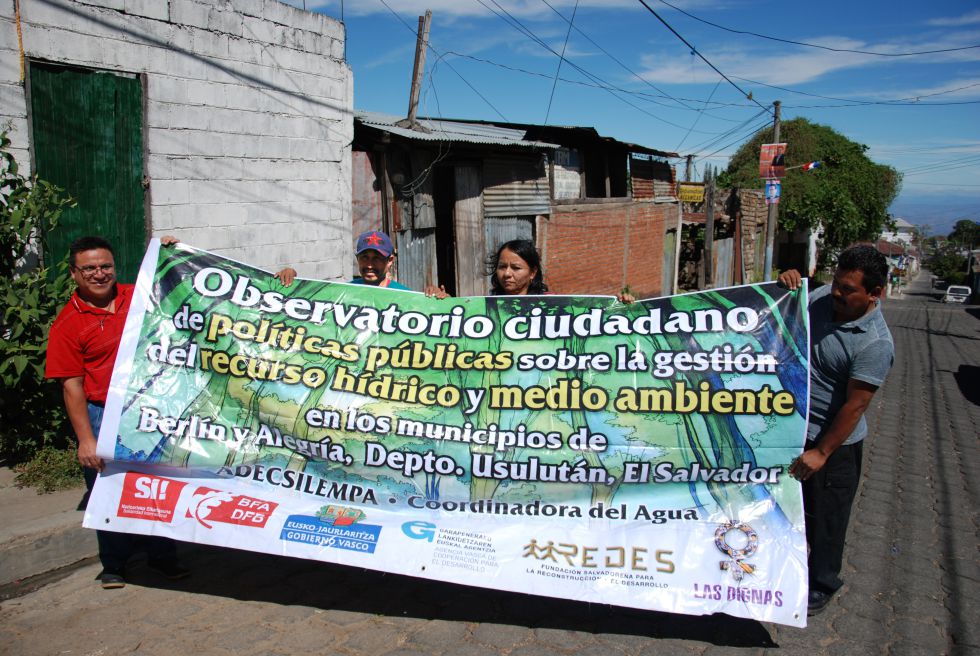 Campesinos salvadoreños en pie de lucha contra multinacionales.