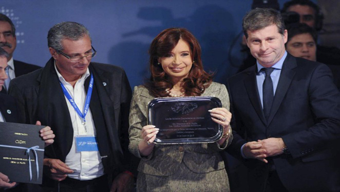 La presidenta Cristina Fernández volvió a instar al Reino Unido al diálogo para tratar la soberanía de las Islas Malvinas.