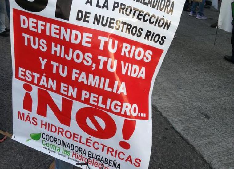 Los manifestantes de la etnia Ngäbe Buglé piden a Varela que detenga la construcción de la presa hidroeléctrica