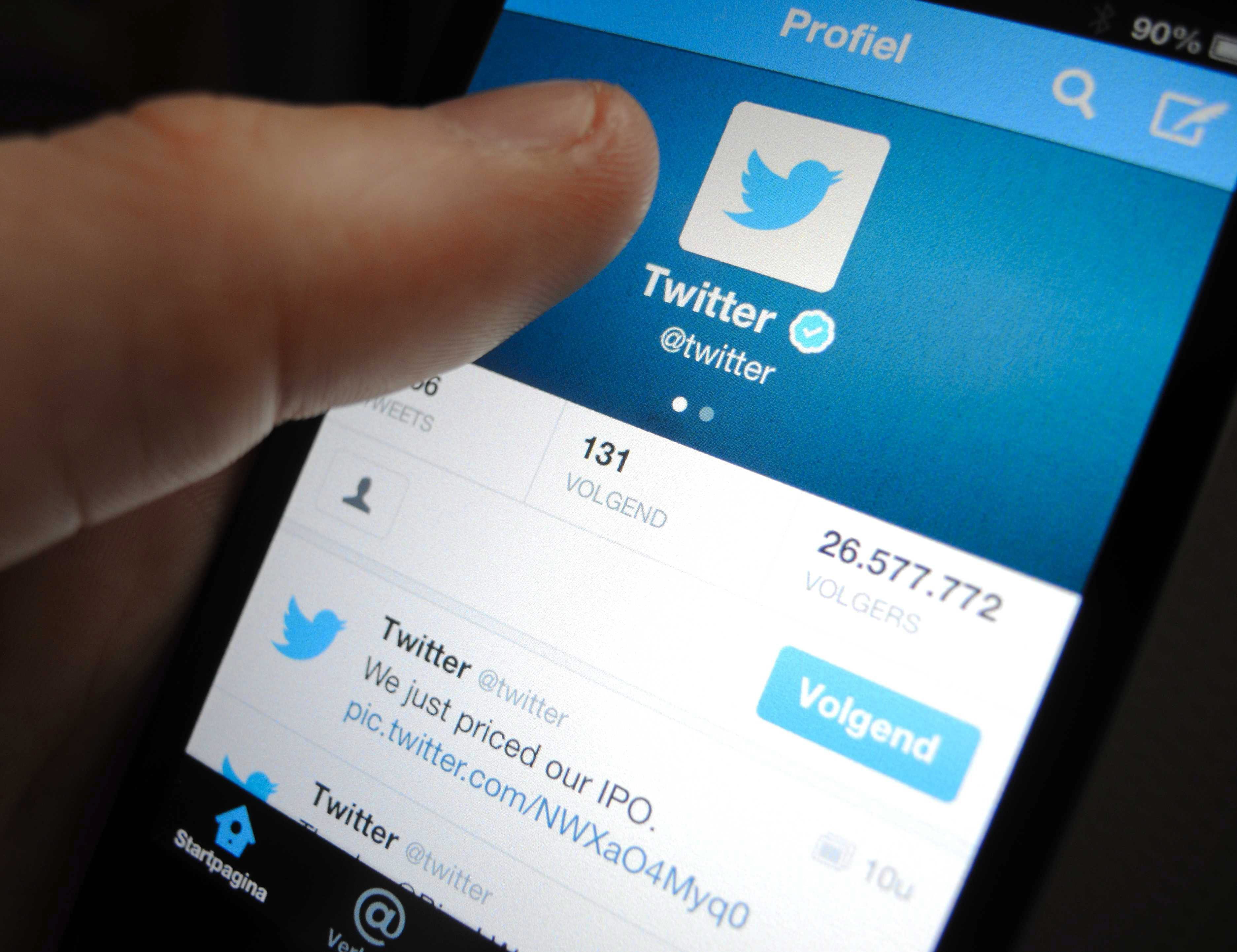 El Twitter es usado para construir burbujas de desinformación y manipulación que incita a las personas a salir a la calle, según la socióloga Carol Murillo.