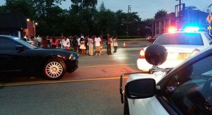 El tiroteo tuvo lugar en un estacionamiento cerca de una escuela.