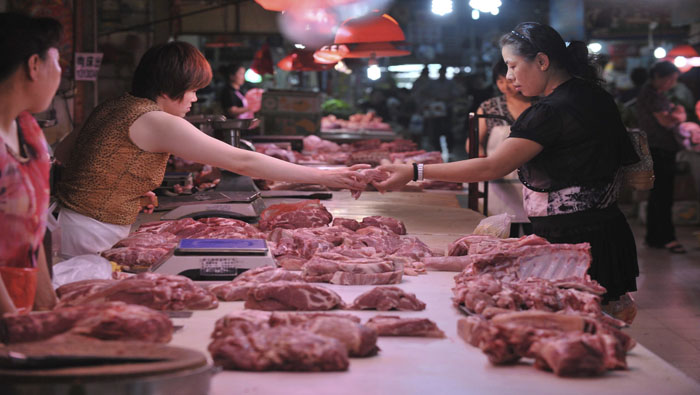 Autoridades chinas lanzaron en junio una campaña para combatir el contrabando de carne.