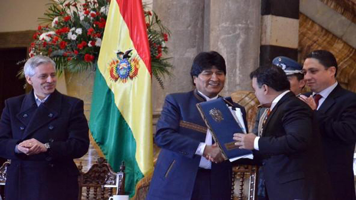 La nueva norma impulsará aún más el crecimiento económico en Bolivia, resaltó Evo Morales.