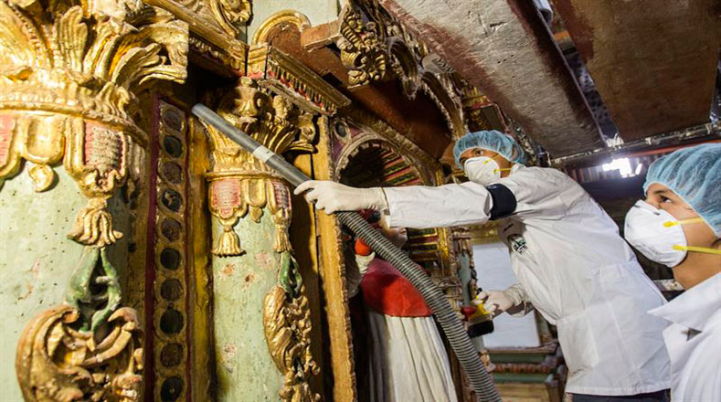 Comienzan los retoques de cuadros y esculturas de la iglesia San Francisco de Quito (capital de Ecuador).