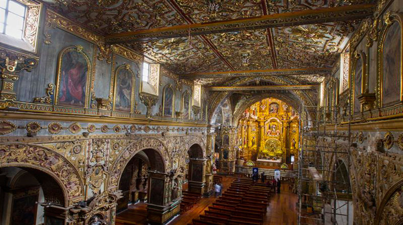 La iglesia San Francisco, en Quito, fue inaugurada en 1680.