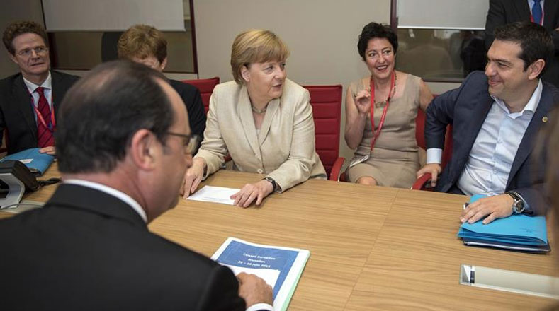Alexis Tsipras sostuvo una reunión en privado con la canciller federal alemana, Angela Merkel, y el presidente de Francia, François Hollande.