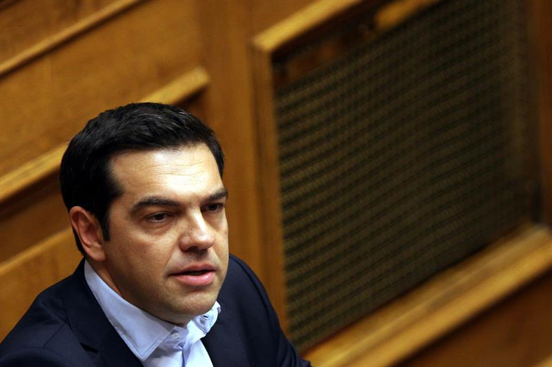 El primer ministro griego, Alexis Tsipras, califica como chantaje la propuesta de sus acreedores.