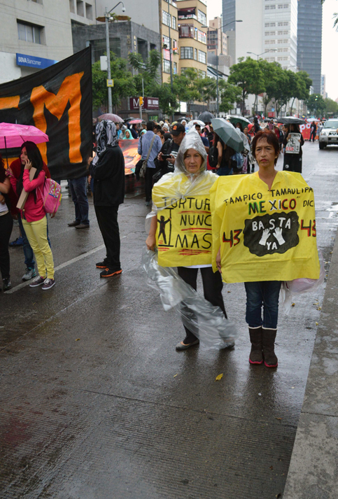 La marcha inició en la glorieta del Ángel de la Independencia y concluyó frente al Palacio de Bellas Artes.