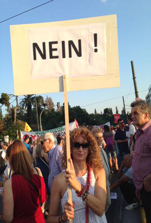 Ante las propuestas de Alemania de retomar las negociaciones, los griegos le responden en su idioma un rotundo NO (Neim).