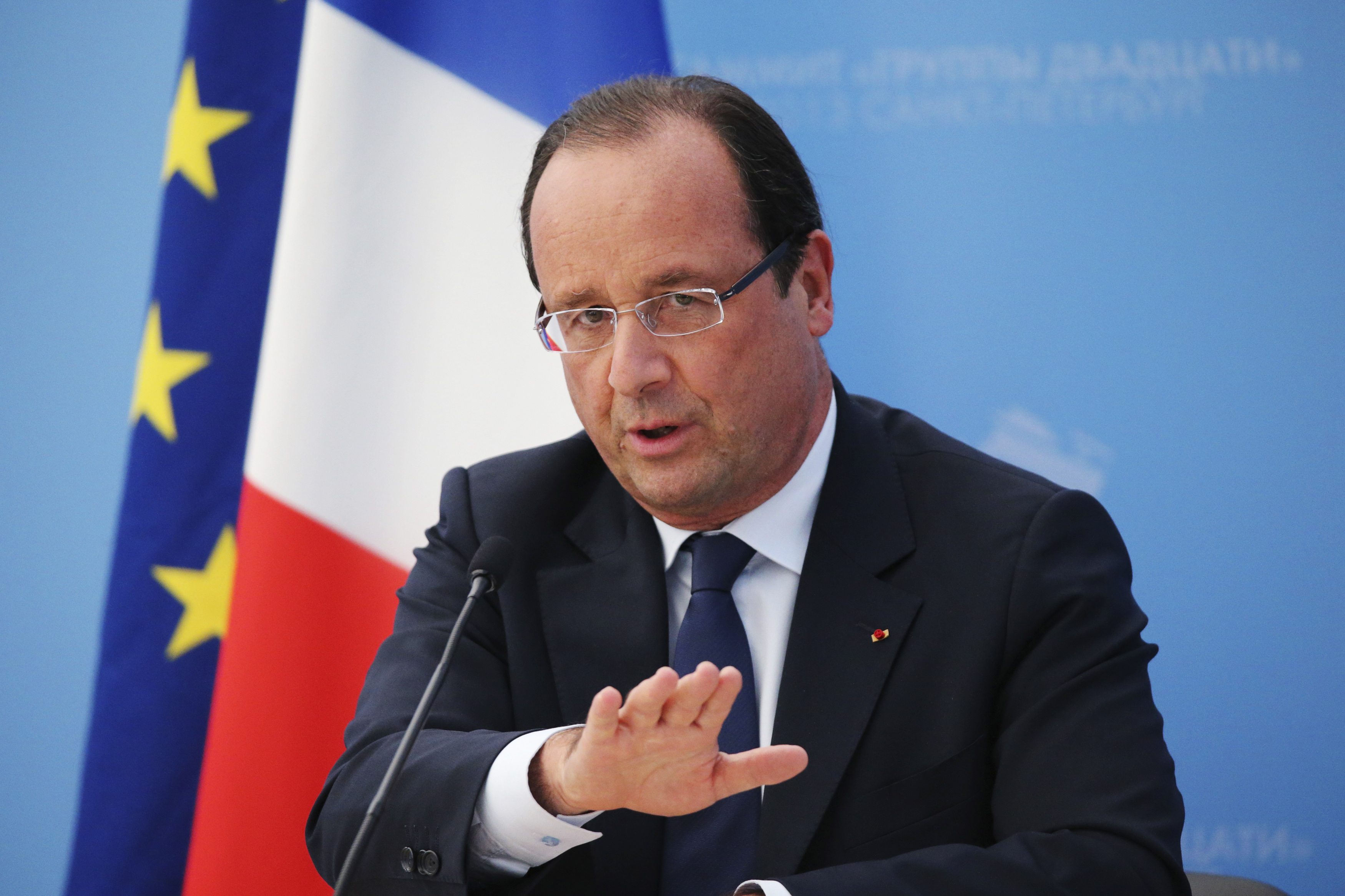 El gobierno de Hollande también interceptó las telecomunicaciones