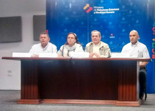Victimas de las Guarimbas en Venezuela dieron su testimonio en Ecuador