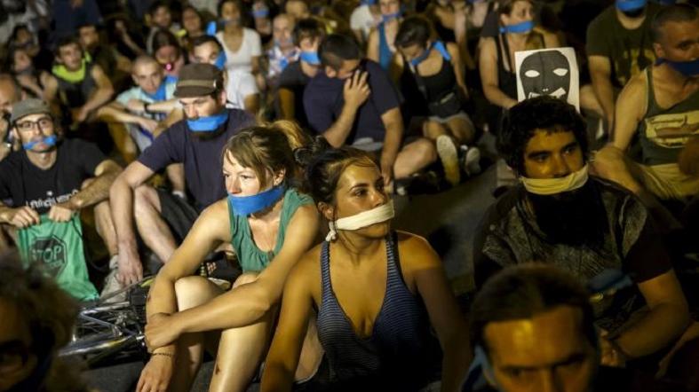 Halkı Susturmaya Yönelik Güvenlik Yasasına Karşı İspanya Sokaktaydı
