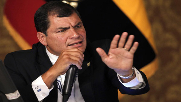 Correa recomendó en 2011 a Grecia no pagar la deuda al FMI