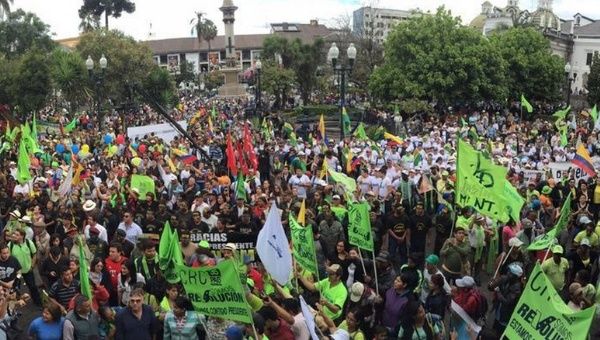 Miles de ecuatorianos defienden la Revolución Cuidadana